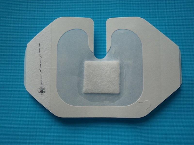 透明傷口敷料（B）