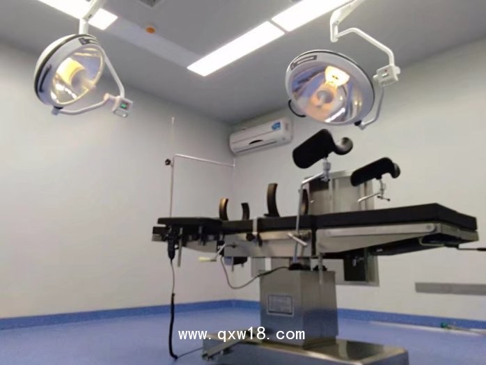 自吸頂式LED子母手術(shù)無影燈