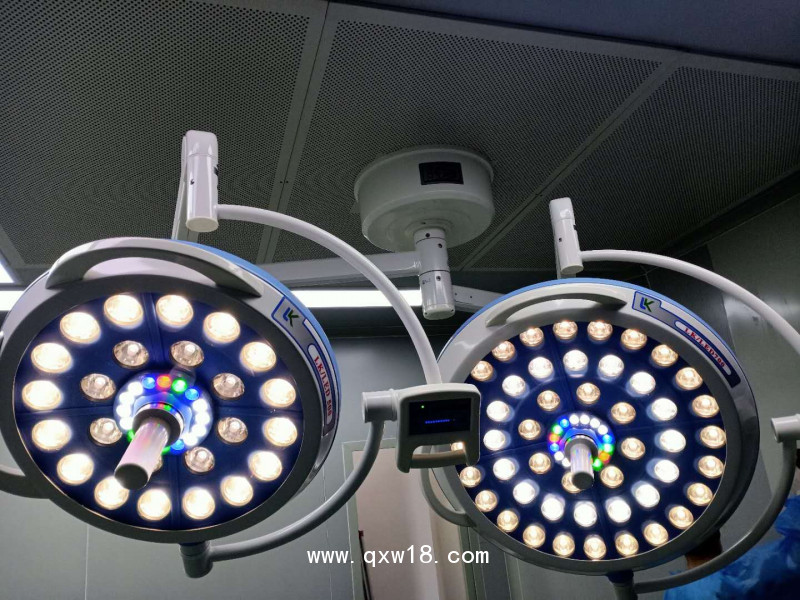 LED手術無影燈手術燈手術室吊式無影燈美容整形寵物醫(yī)用無影燈