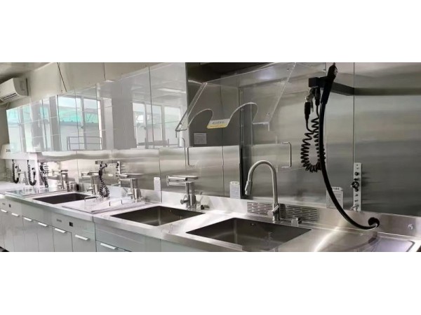 多功能器械清洗站