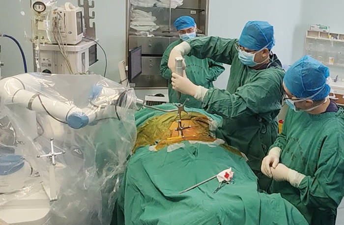 骨科手術(shù)機器人術(shù)中圖像 骨科手術(shù)機器人術(shù)中圖像